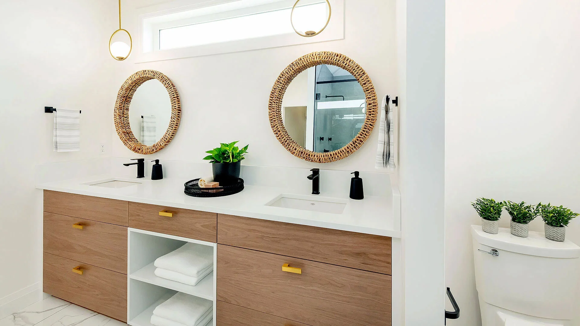 A Fraser Homes ensuite